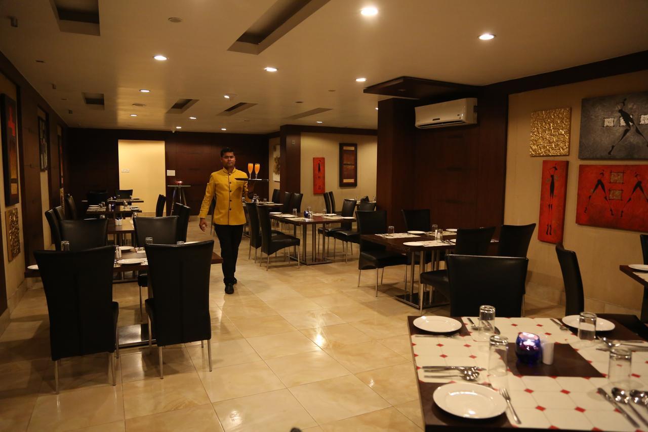 Hotel Md'S Continental Jorhāt Extérieur photo