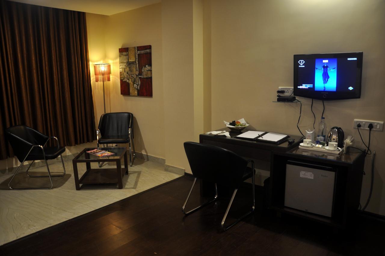 Hotel Md'S Continental Jorhāt Extérieur photo
