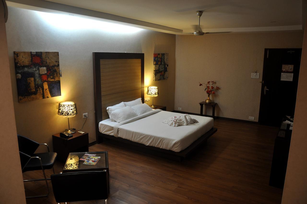 Hotel Md'S Continental Jorhāt Extérieur photo