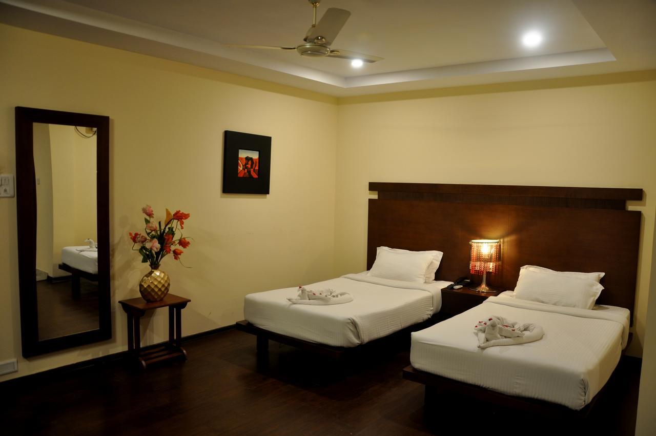 Hotel Md'S Continental Jorhāt Extérieur photo