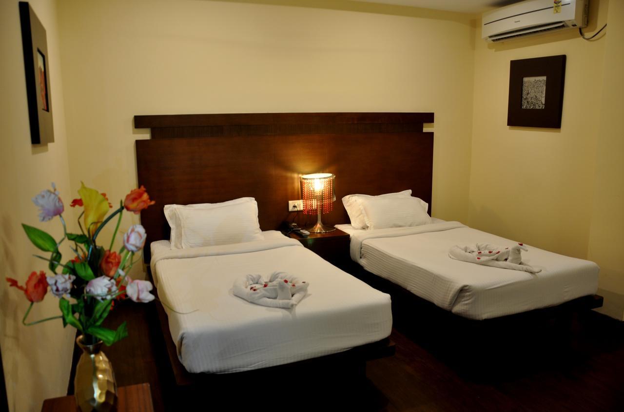 Hotel Md'S Continental Jorhāt Extérieur photo